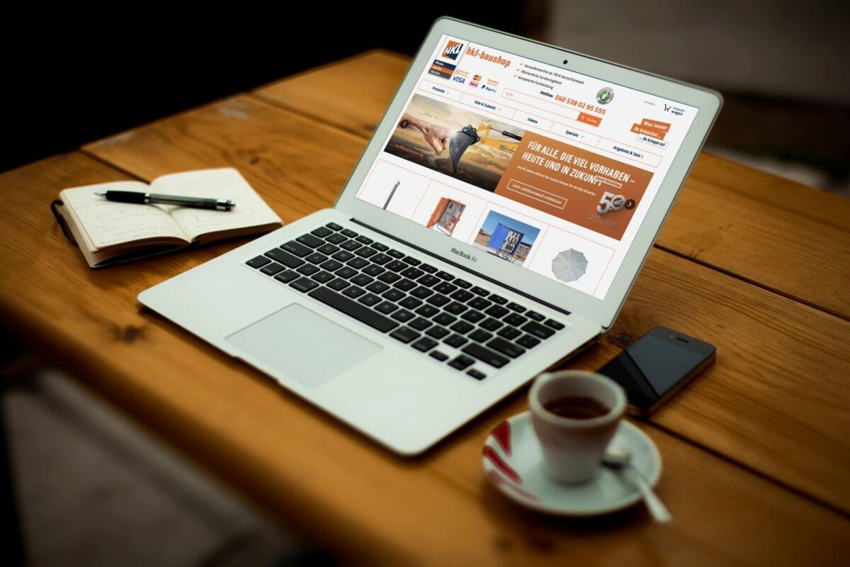 HKL Baushop – Laptop-Mockup HKL-Baushop-Website auf einem Laptop.