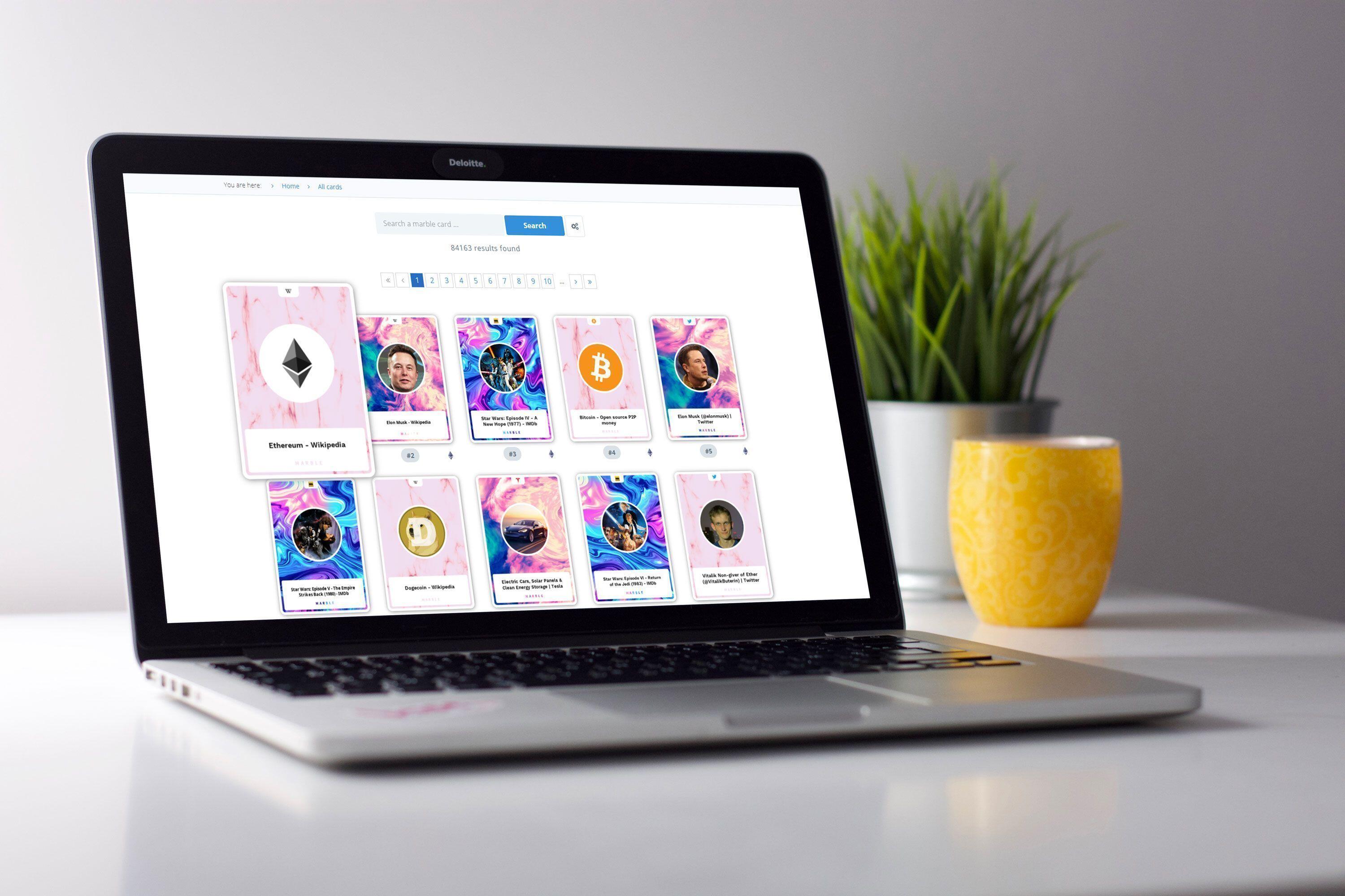 Marble Cards – Website-Mockup Website von Marble Cards auf einem Bildschirm.