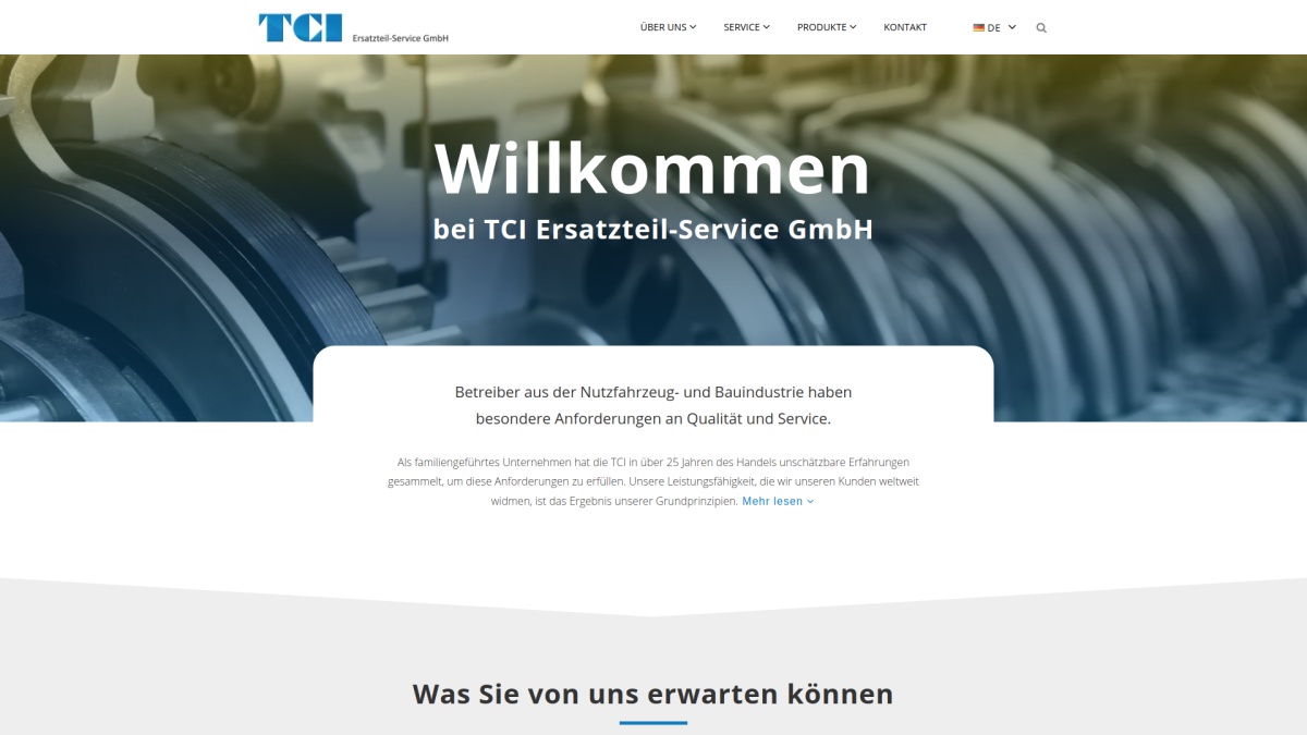 Startseite mit blauem Industrie-Foto und Produktsuche.