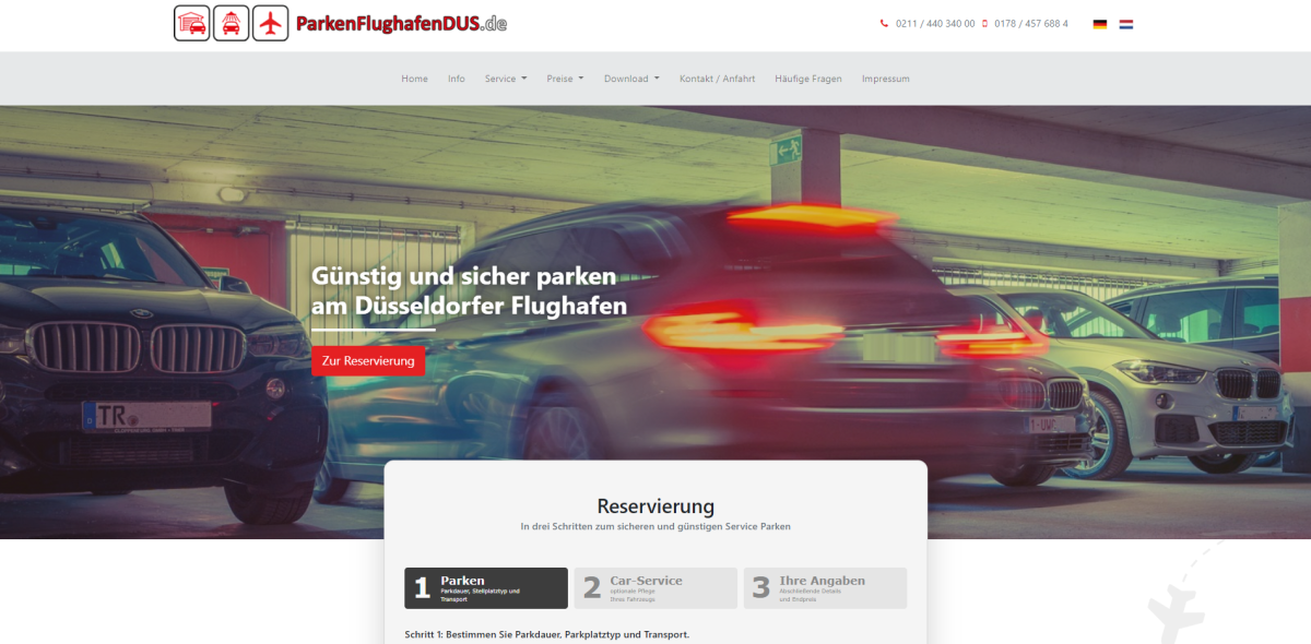 Startseite mit Parkreservierung vor einem Flughafenbild.
